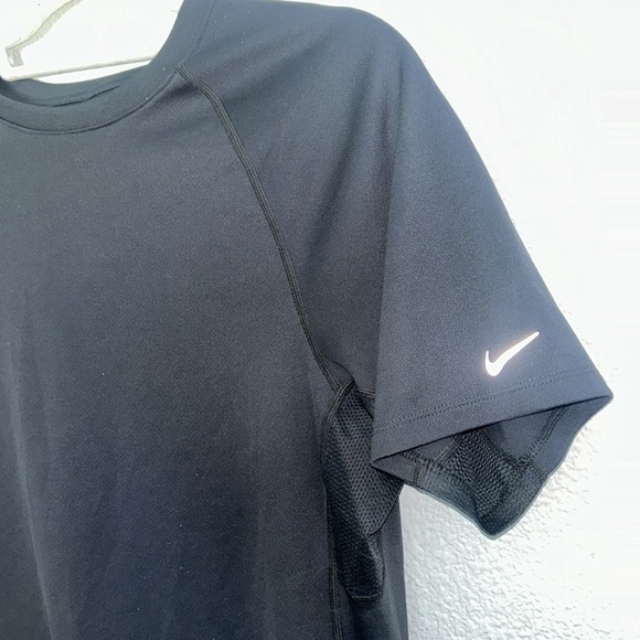 Gently used men’s dry fit size small T - Picture 2 of 7